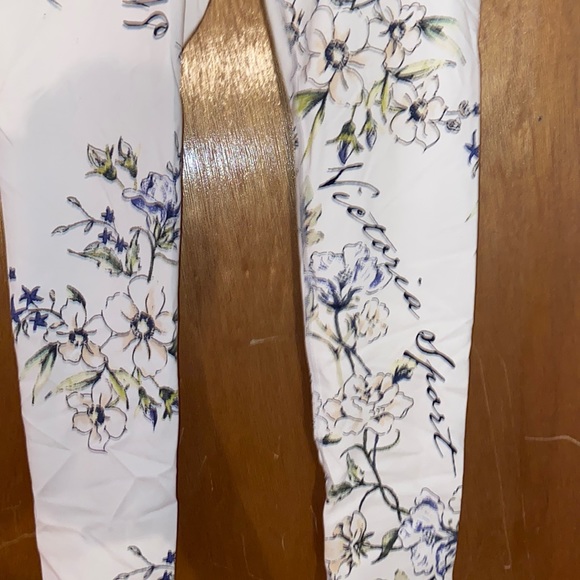 Victoria Sport Leggings - Picture 2 of 5